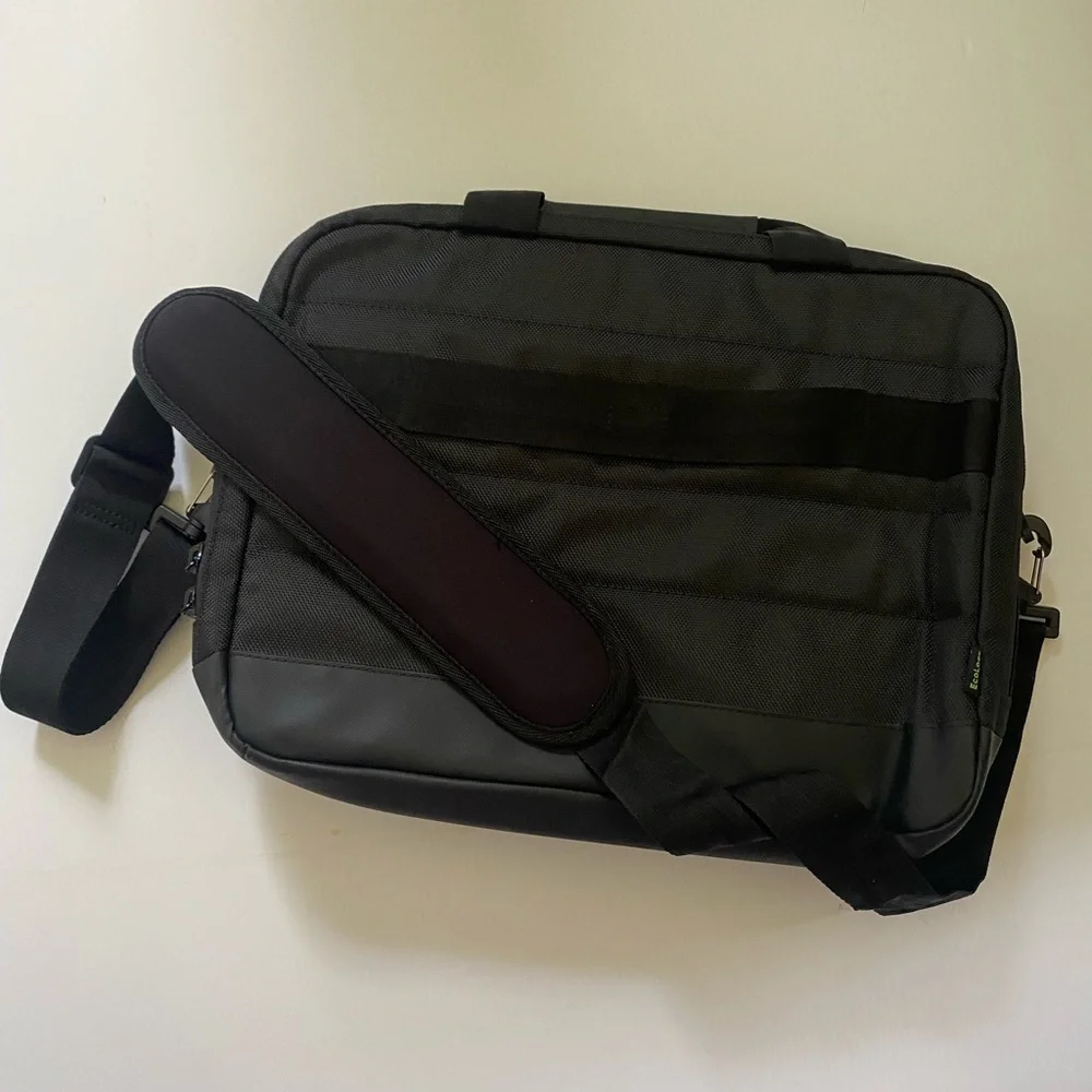 BRAND NEW - Dell Pro BriefCase 14